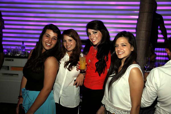 Cirque du Soir @ White